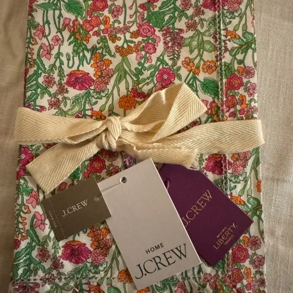 J Crew LIMITED-EDITION SET-OF-FOUR PLACEMATS IN LIBERTY® PRINTS- NWT - Picture 4 of 4